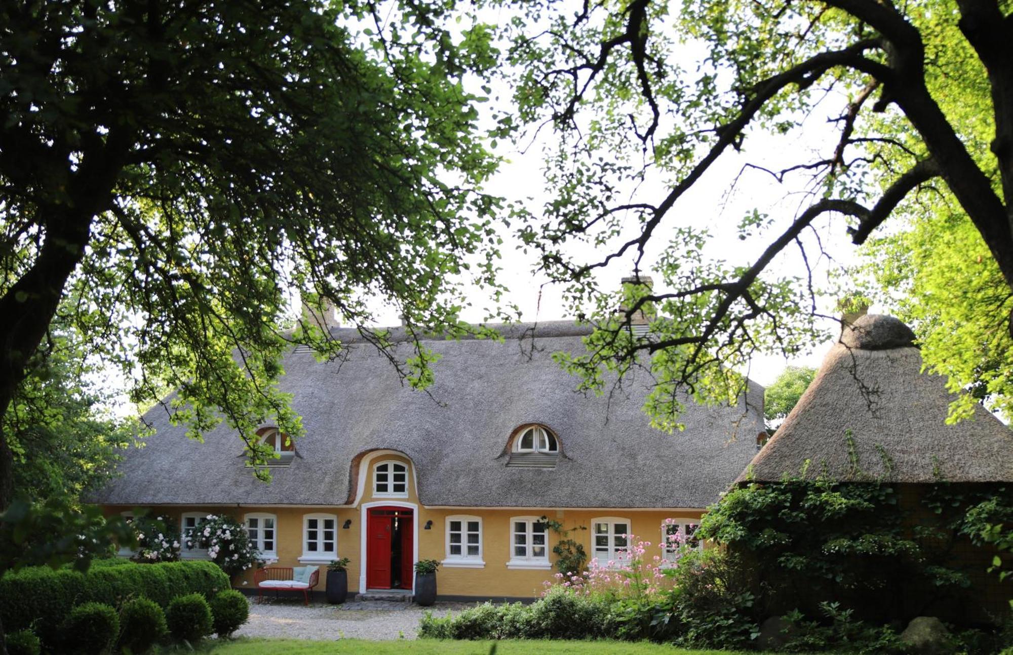 Hotel Bakkehuset Countryhouse Skovby  Exterior foto