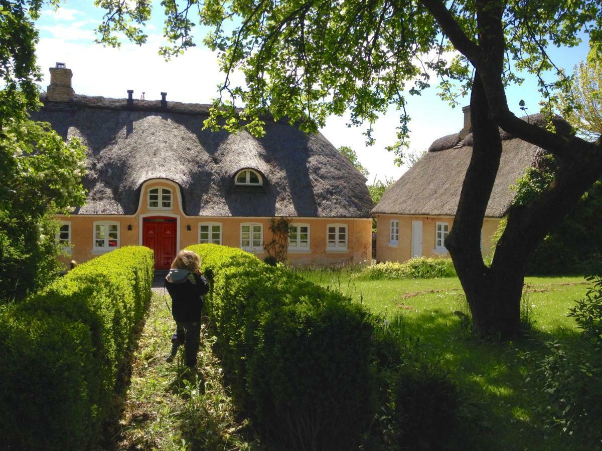 Hotel Bakkehuset Countryhouse Skovby  Exterior foto